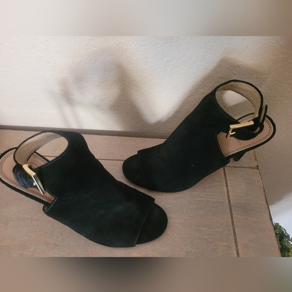 Tory Burch Britannia Tuxedo Suede Bootie - Picture 11 of 15